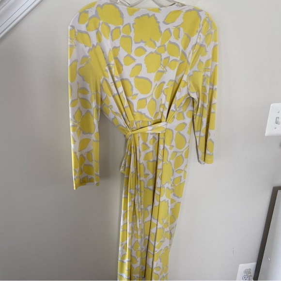 A Pea in the Pod wrap dress - Picture 6 of 6